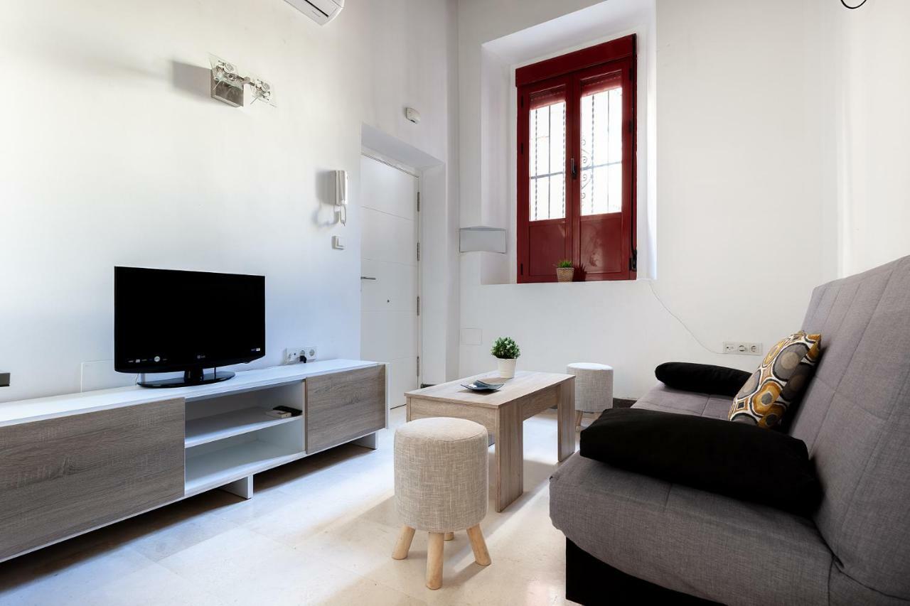 Pasaje Amores Iz. - Tranquilidad Y Vida Cultural En Centro Sevilla 4Px Exterior foto